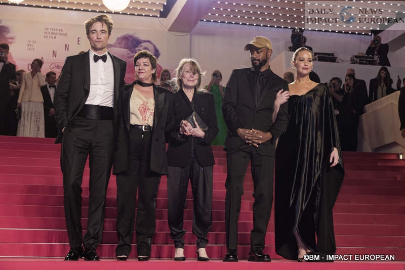 Apres-projection-DIE-MY-LOVE-001 Cannes Film Festival 2025: The red carpet for Die My Love hits the rhythm of glamour