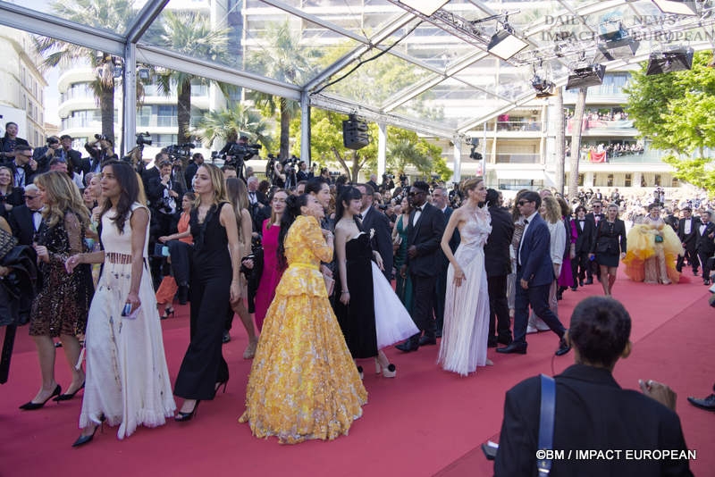 Dossier-137-023 Cannes Film Festival 2025: The Yellow Vests on the Croisette, Invited by Dominik Moll in "Dossier 137"