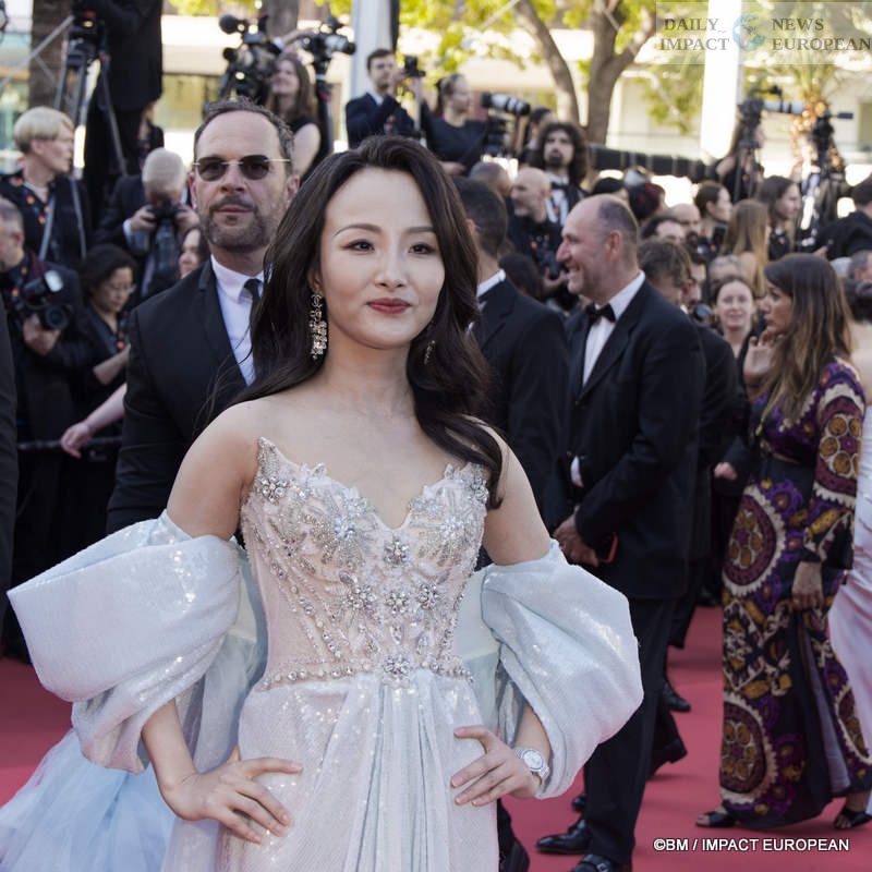 Dossier-137-040 Cannes Film Festival 2025: The Yellow Vests on the Croisette, Invited by Dominik Moll in "Dossier 137"