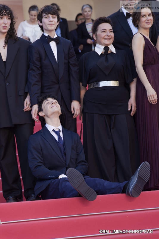 Dossier-137-055 Cannes Film Festival 2025: The Yellow Vests on the Croisette, Invited by Dominik Moll in "Dossier 137"