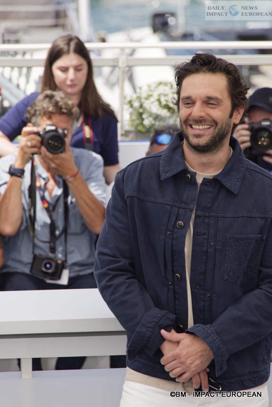 Photocall-18-mai-2025-015 Cannes Film Festival 2025: "The Sun King" Steps Up the Red Carpet