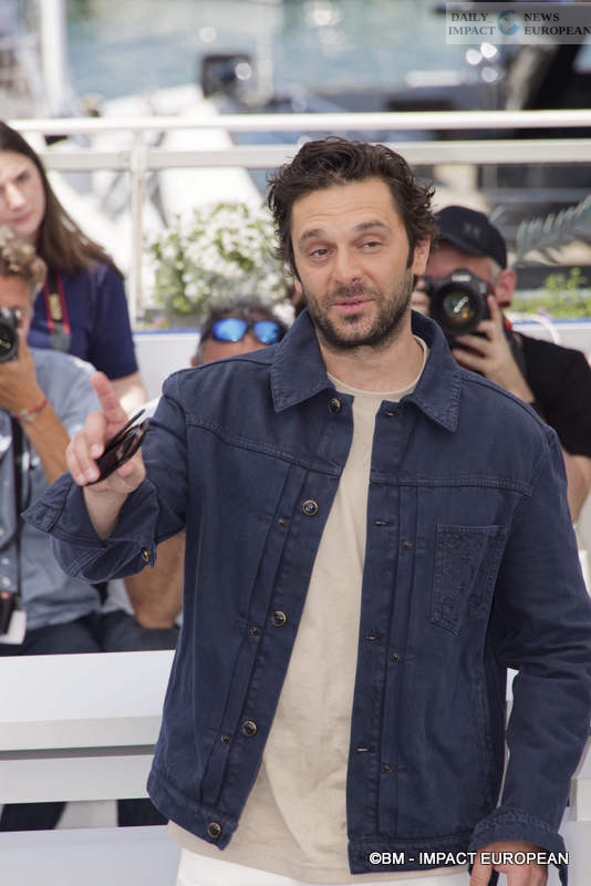 Photocall-18-mai-2025-016 Cannes Film Festival 2025: "The Sun King" Steps Up the Red Carpet