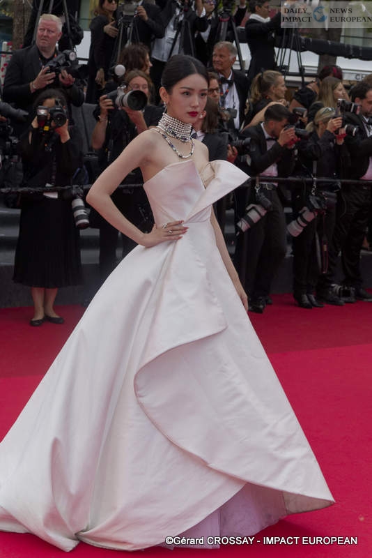 Tapis-rouge-du-17-05-027 Cannes Film Festival 2025: Richard Linklater's "Nouvelle Vague" Refreshes the Style