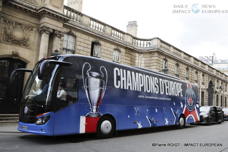 74-PSG-champion-dEurope PSG, European Champions: Emmanuel Macron Welcomes the European Champions at the Élysée Palace