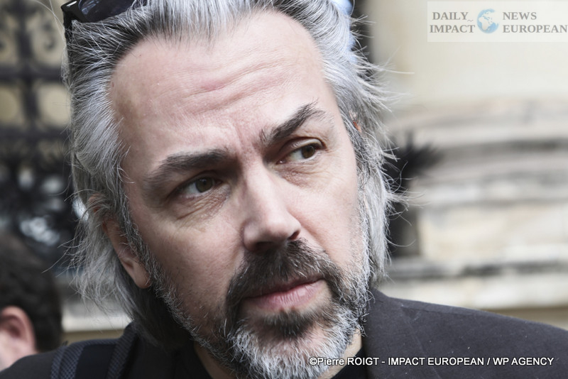 A27I0651vote-deputes French Parliament Ousts Bayrou Government in Historic Confidence Vote