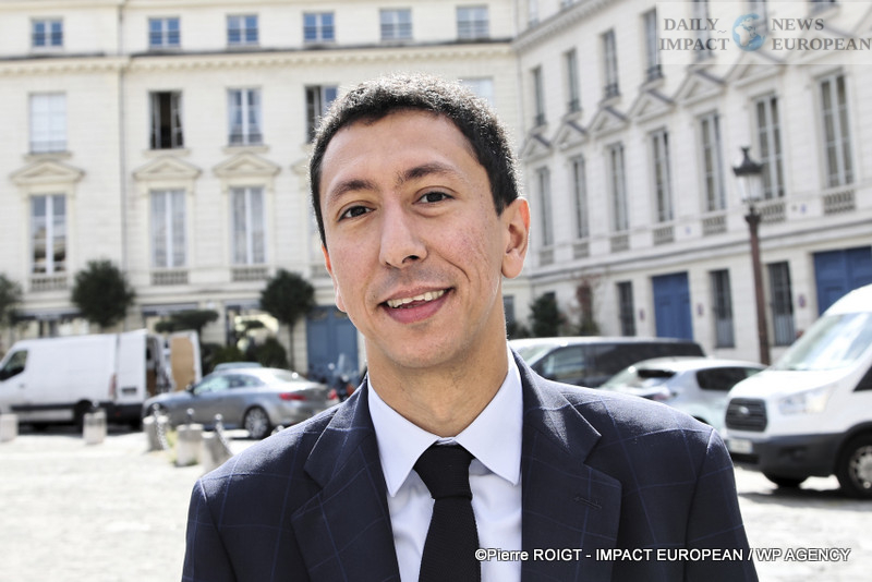 A27I0656vote-deputes French Parliament Ousts Bayrou Government in Historic Confidence Vote