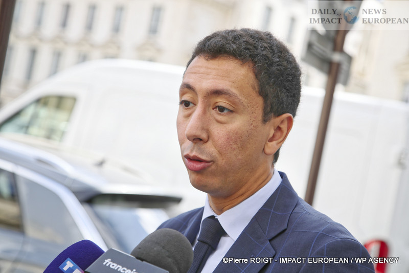 A27I0660vote-deputes French Parliament Ousts Bayrou Government in Historic Confidence Vote