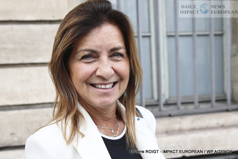 A27I0715vote-deputes French Parliament Ousts Bayrou Government in Historic Confidence Vote