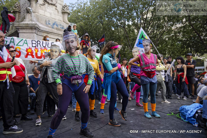 Manif-10-septembre-2025-016 Block Everything on September 10: Mass Mobilization in France and Clashes in Paris