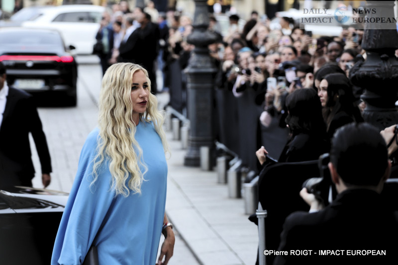 A27I2187Tom-Ford-PARIS-FW2025 Sensuality and Light in the Dark: Tom Ford Enchants Paris Fashion Week