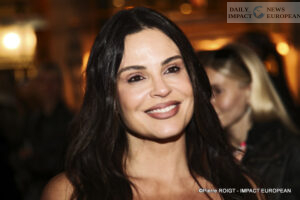 A27I2427PARIS-FW-ISABEL-MARANT-300x200 Once Again, Isabel Marant Electrifies Fashion