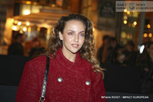 A27I2572PARIS-FW-ISABEL-MARANT-300x200 Once Again, Isabel Marant Electrifies Fashion