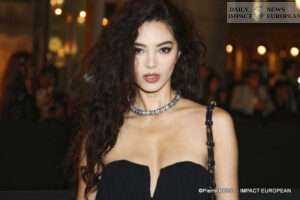 A27I2604PARIS-FW-ISABEL-MARANT-300x200 Once Again, Isabel Marant Electrifies Fashion