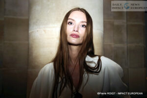 A27I2690PARIS-FW-ISABEL-MARANT-300x200 Once Again, Isabel Marant Electrifies Fashion