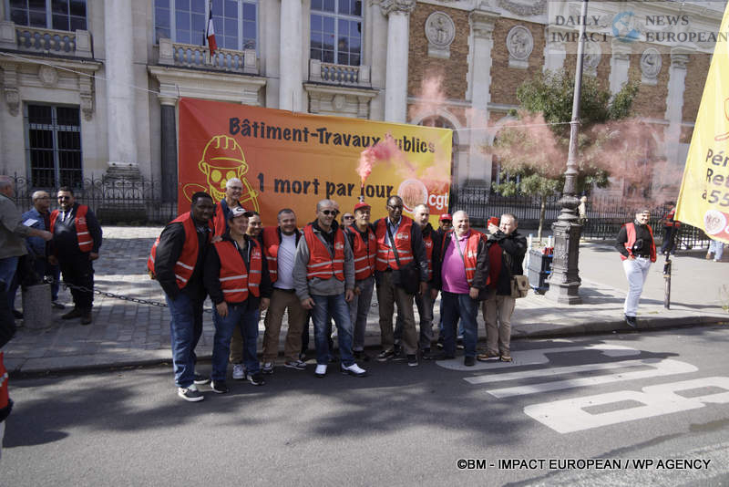 Manif-2-octobre-2025-002 October 2 Strike 2025: Lower Turnout Despite Symbolic Actions