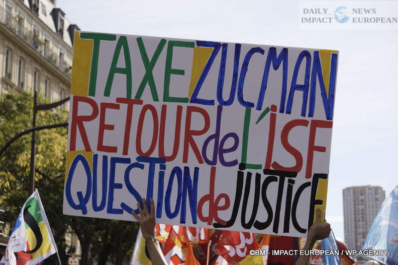 Manif-2-octobre-2025-003 October 2 Strike 2025: Lower Turnout Despite Symbolic Actions