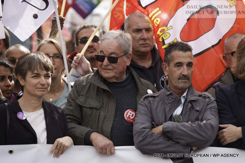 Manif-2-octobre-2025-009 October 2 Strike 2025: Lower Turnout Despite Symbolic Actions