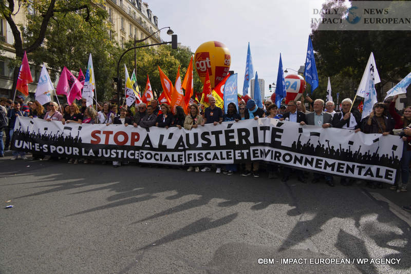 Manif-2-octobre-2025-012 October 2 Strike 2025: Lower Turnout Despite Symbolic Actions
