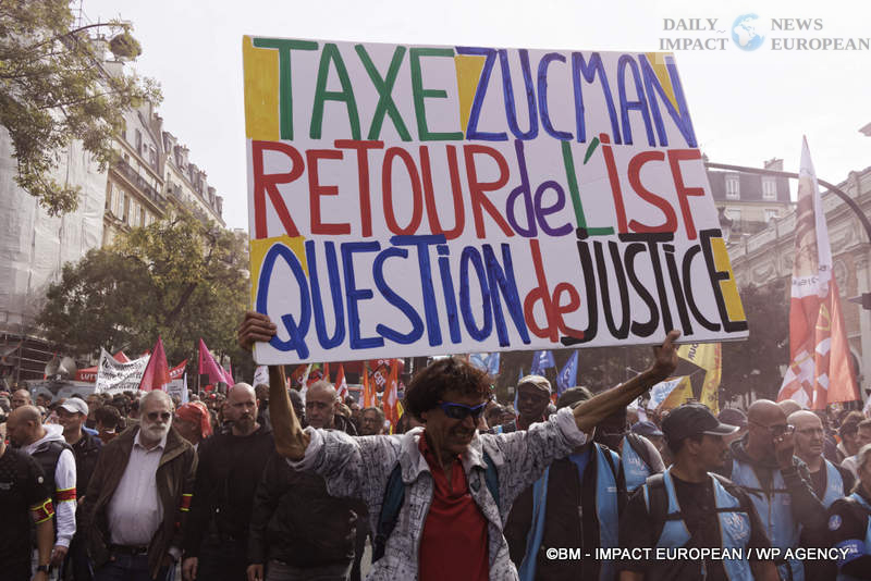 Manif-2-octobre-2025-017 October 2 Strike 2025: Lower Turnout Despite Symbolic Actions