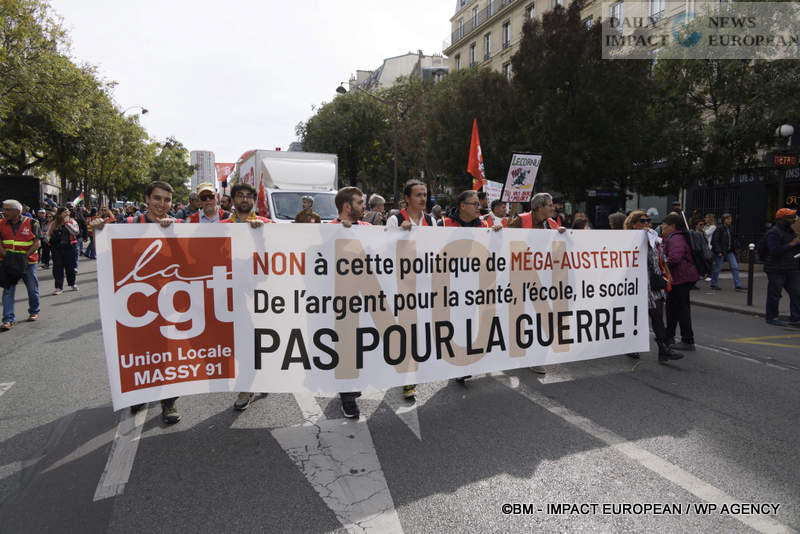 Manif-2-octobre-2025-026 October 2 Strike 2025: Lower Turnout Despite Symbolic Actions
