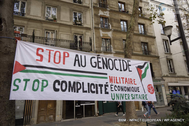 Manif-2-octobre-2025-034 October 2 Strike 2025: Lower Turnout Despite Symbolic Actions