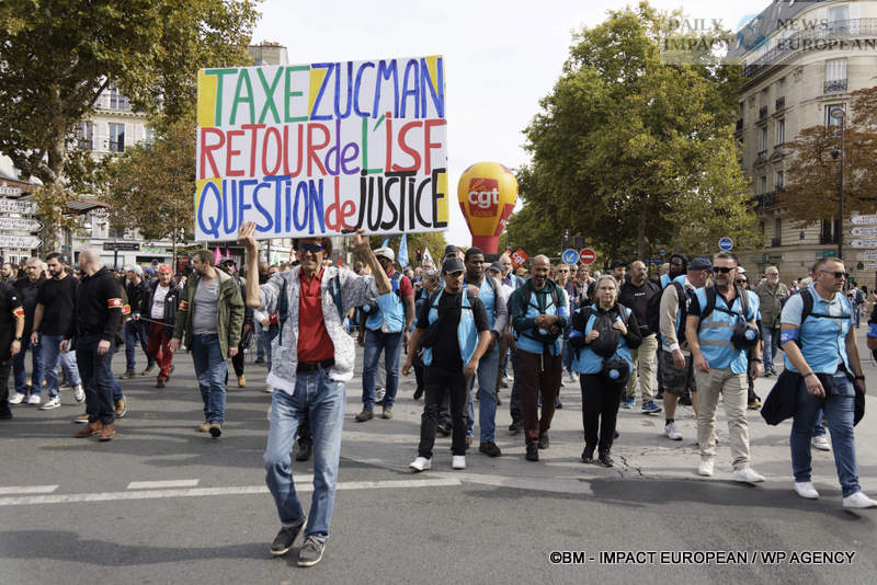 Manif-2-octobre-2025-047 October 2 Strike 2025: Lower Turnout Despite Symbolic Actions