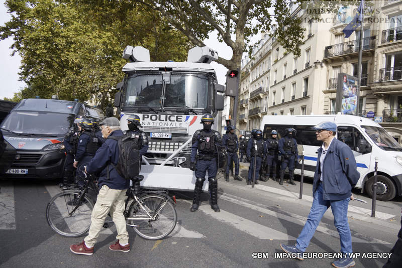 Manif-2-octobre-2025-059 October 2 Strike 2025: Lower Turnout Despite Symbolic Actions
