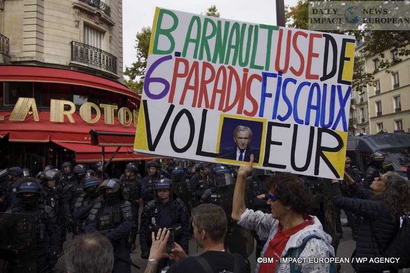 Manif-2-octobre-2025-060 October 2 Strike 2025: Lower Turnout Despite Symbolic Actions