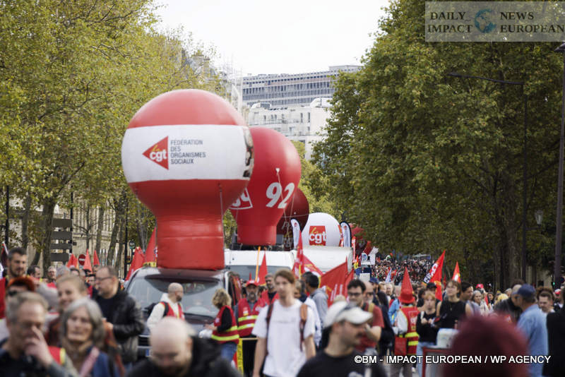 Manif-2-octobre-2025-071 October 2 Strike 2025: Lower Turnout Despite Symbolic Actions