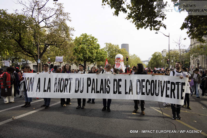 Manif-2-octobre-2025-076 October 2 Strike 2025: Lower Turnout Despite Symbolic Actions