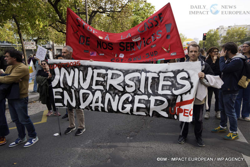 Manif-2-octobre-2025-081 October 2 Strike 2025: Lower Turnout Despite Symbolic Actions