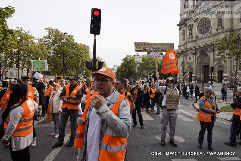 Manif-2-octobre-2025-082 October 2 Strike 2025: Lower Turnout Despite Symbolic Actions