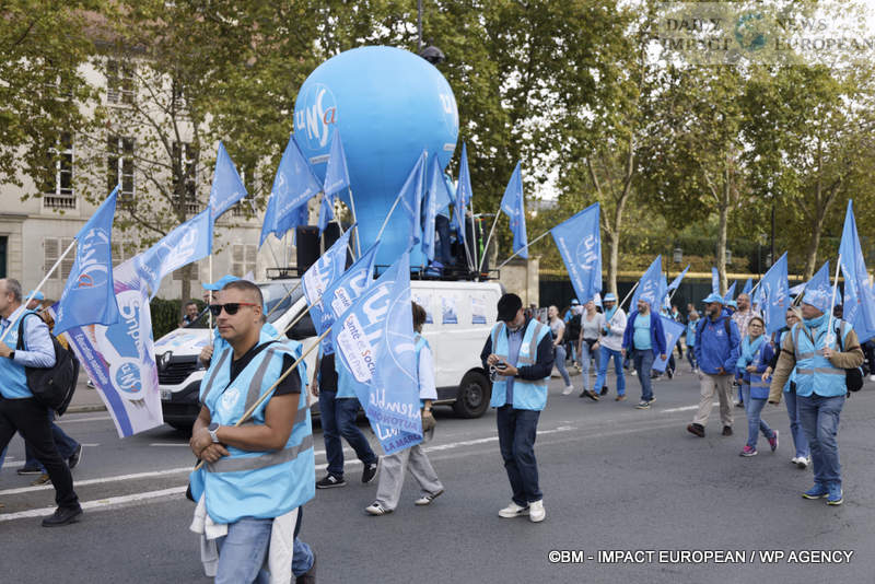 Manif-2-octobre-2025-083 October 2 Strike 2025: Lower Turnout Despite Symbolic Actions