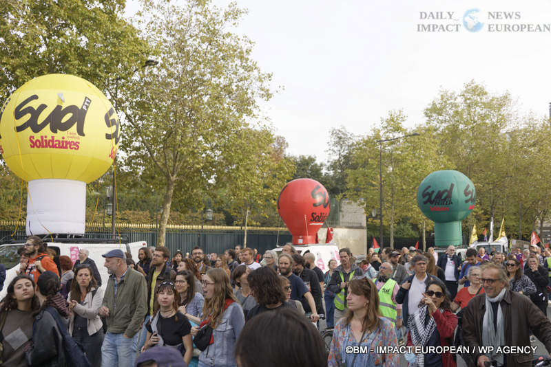 Manif-2-octobre-2025-088 October 2 Strike 2025: Lower Turnout Despite Symbolic Actions