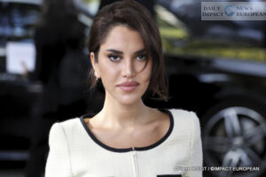 A27I4090Valentino-FWPARIS-2025-300x200 Valentino Illuminates Paris: Alessandro Michele Unveils a Poetic and Masterful Collection