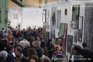 Paris-Photo-2025-0024-300x200 Paris Photo 2025: Brigitte Macron Visits the Press Day at the Grand Palais