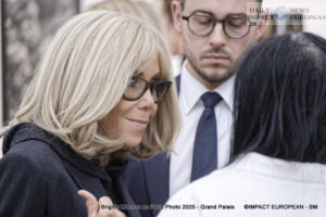 Paris-Photo-2025-0027-300x200 Paris Photo 2025: Brigitte Macron Visits the Press Day at the Grand Palais