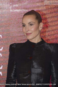 Noomi Rapace incarnant Mère Teresa dans le film Teresa, avant-première Paris,
