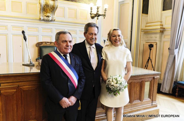 Francis Szpiner, maire du 16ᵉ arrondissement, célébrant le mariage de Georges Fenech et Amélie Leperre-Dimeglio à Paris